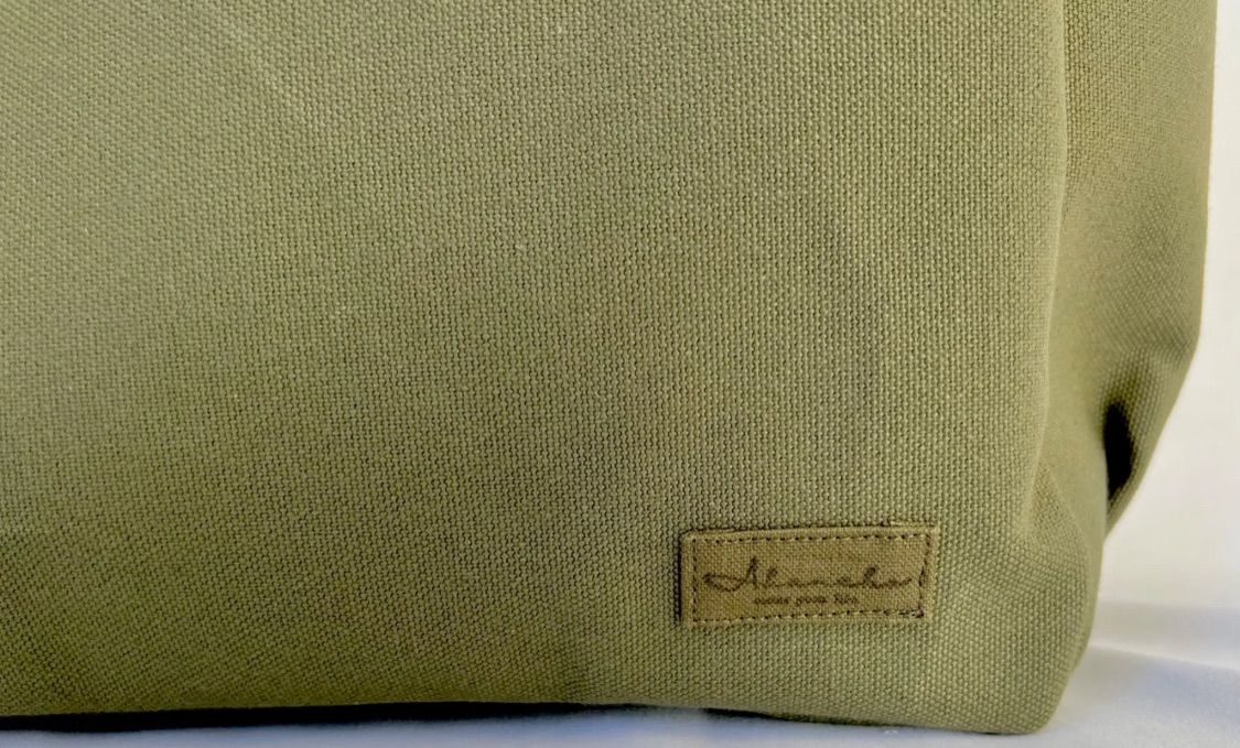 カーキ オリーブ