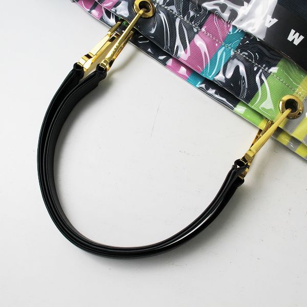 美品 MARNI マルニ GLOSSY GRIP PVC ストライプ トートバッグ ショッピングバッグ Mサイズ/グレー  ピンク系【2400013268981】