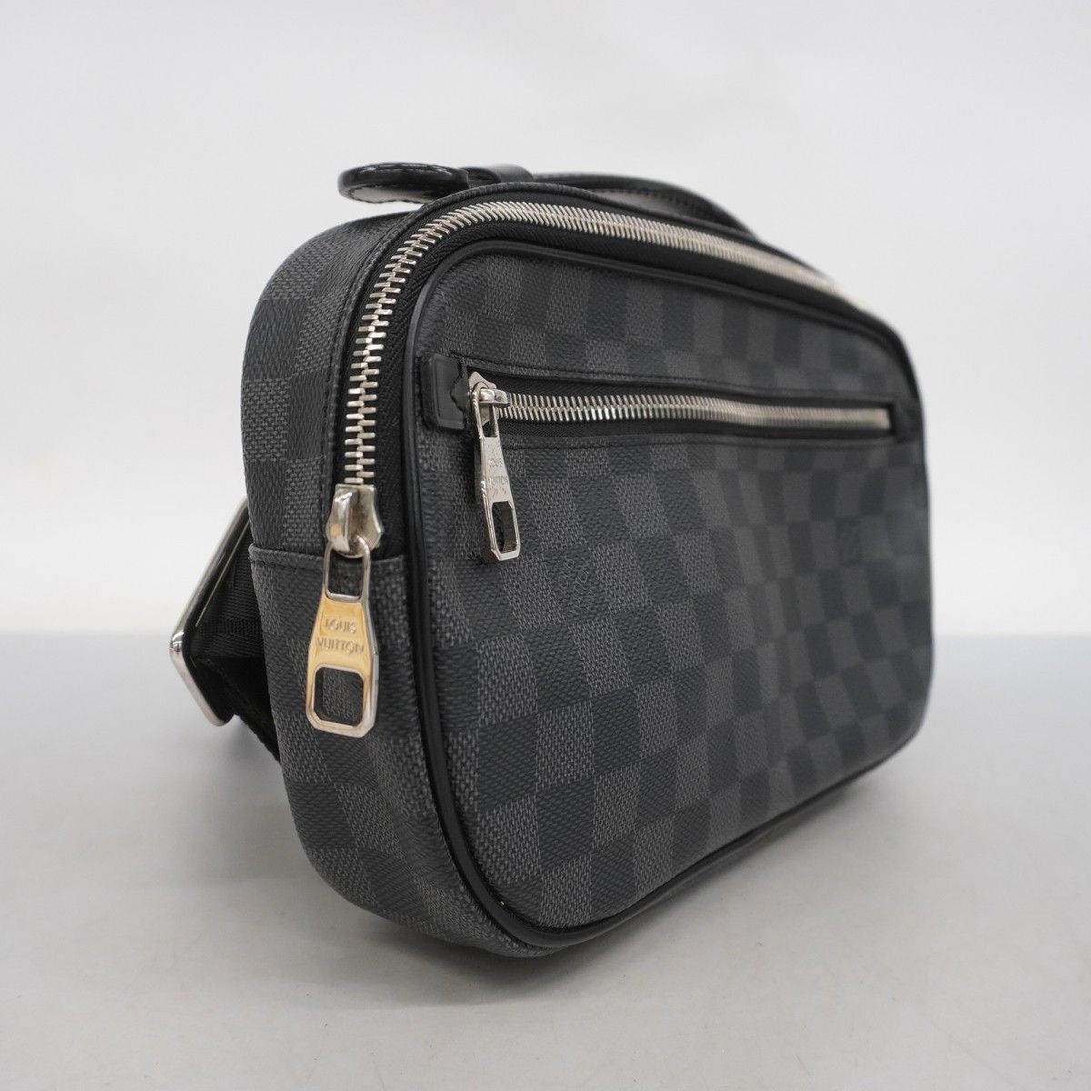 ルイヴィトン　ダミエ　グラフィット　アンブレール　ボディーバッグ