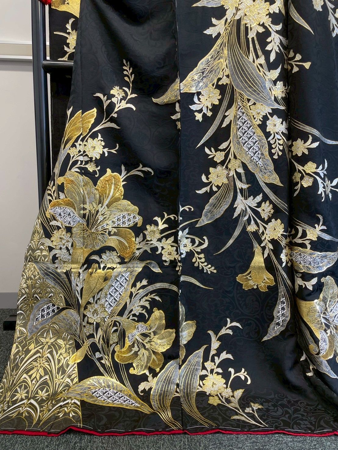 正絹振袖 未仕立て品 新品未使用品 新品・未使用品】十日町関芳 金彩