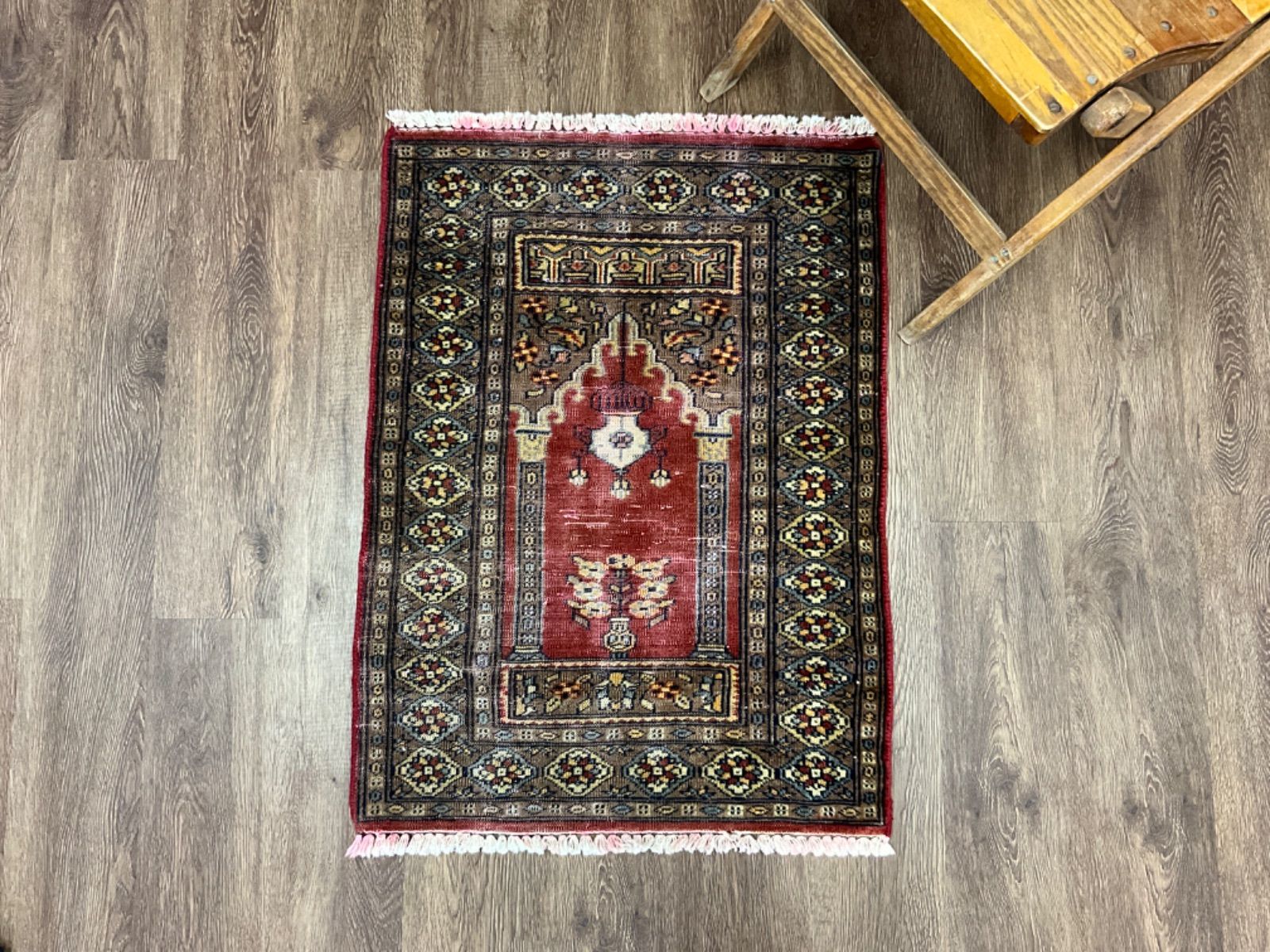 ヴィンテージラグ　トライバルラグ　ミフラーブ　バルーチ　手織り絨毯　90's ヴィンテージラグ トライバルラグ ミフラーブ バルーチ 手織り