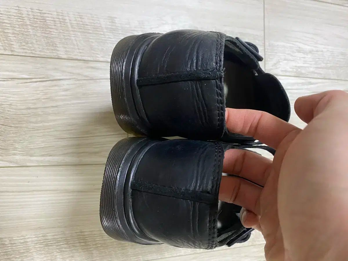 DR. MARTENS