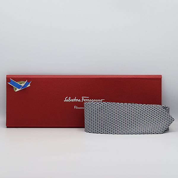 箱付き 美品 サルバトーレフェラガモ メンズネクタイ ブルーカラー INB