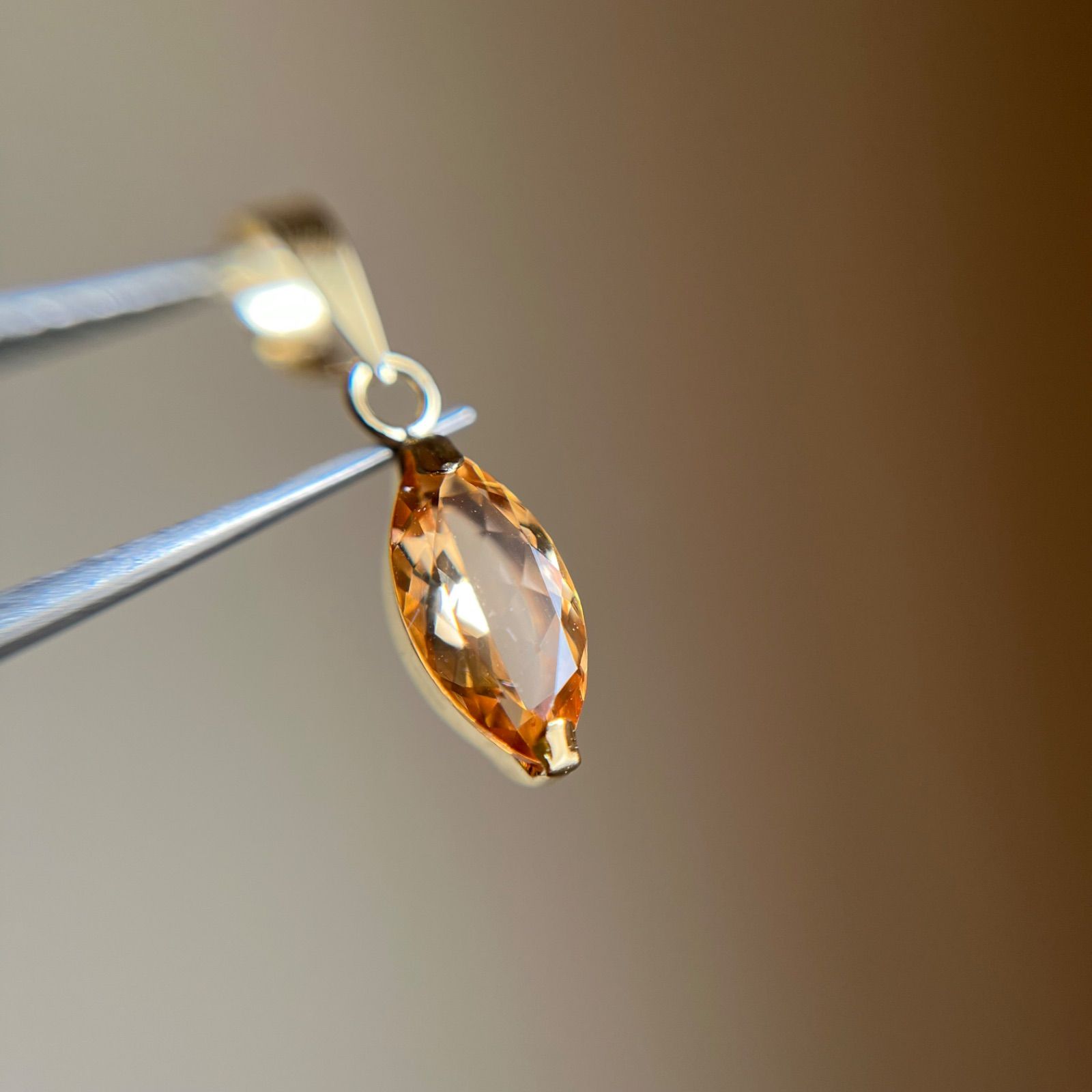 天然インペリアルトパーズ