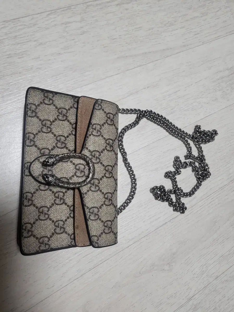 グッチ GG Supreme ディオニソス チェーン ミニバッグ