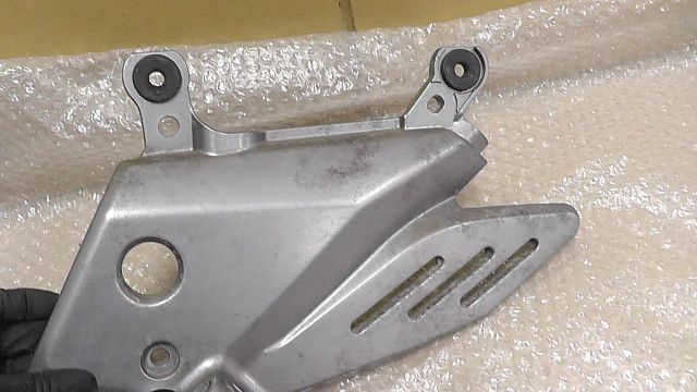 GSR250F LC6GJ55D001108xxx の ステップ左 シフト 1758264104 DECORATOM_COM_BR