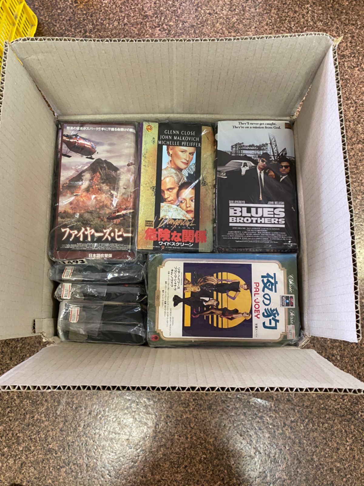 ① VHS 71本まとめ売り 洋画 海外映画 ジャンル色々 - メルカリ