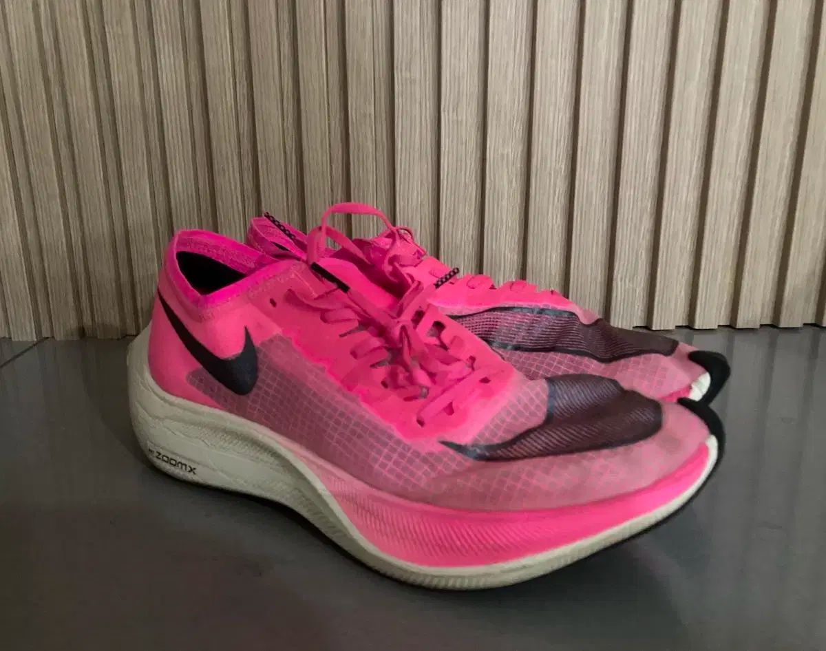 NIKE ナイキ ヴェイパー フライ ネクスト % 275 カーボン