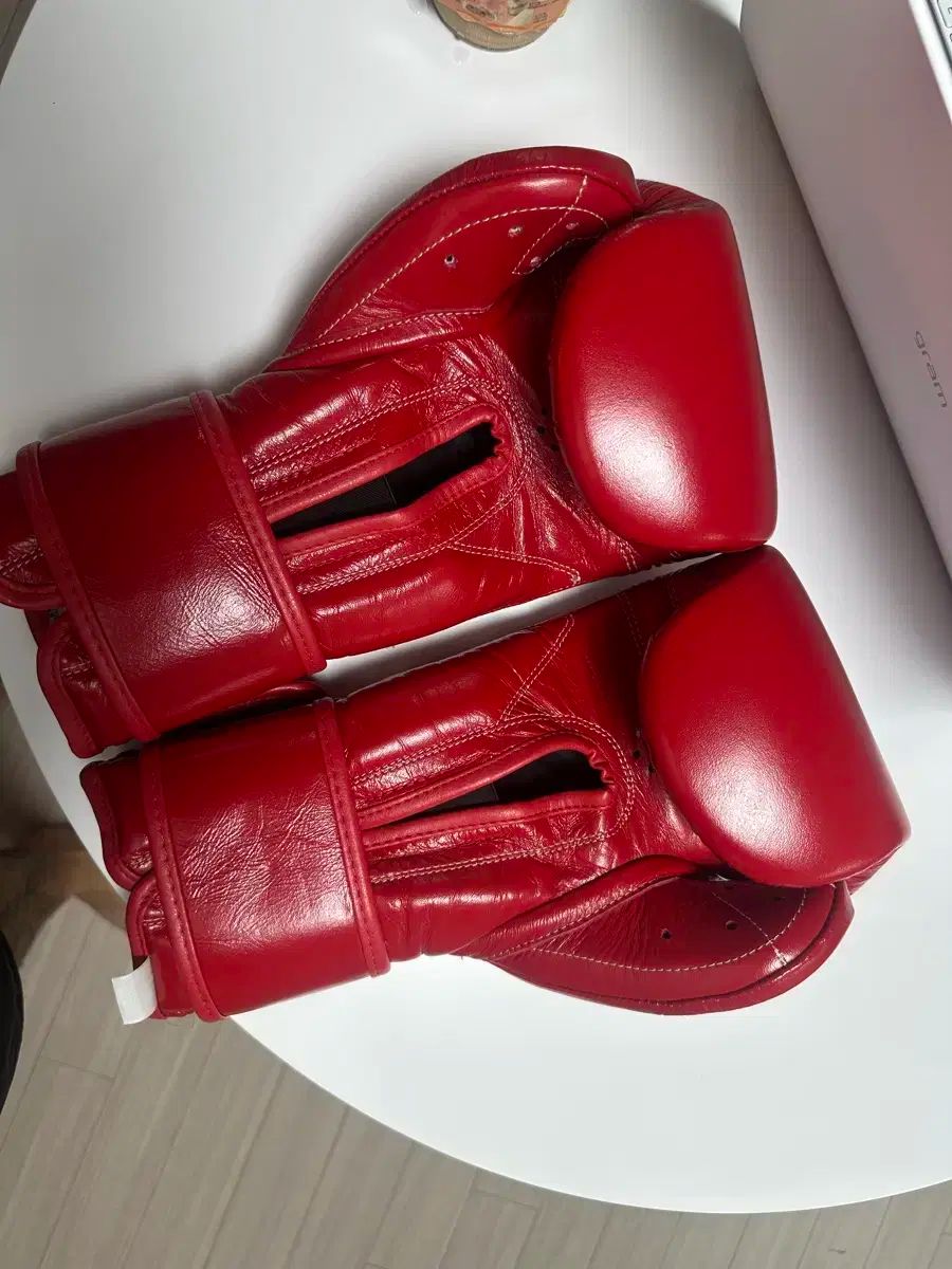 クレト レイエス フックアンドループ 14 オンス ボクシンググローブ