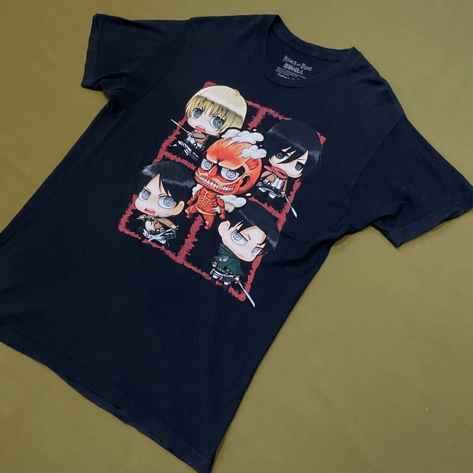 US古着 進撃の巨人 デフォルメキャラ アニメ ビッグプリント半袖tシャツ黒L