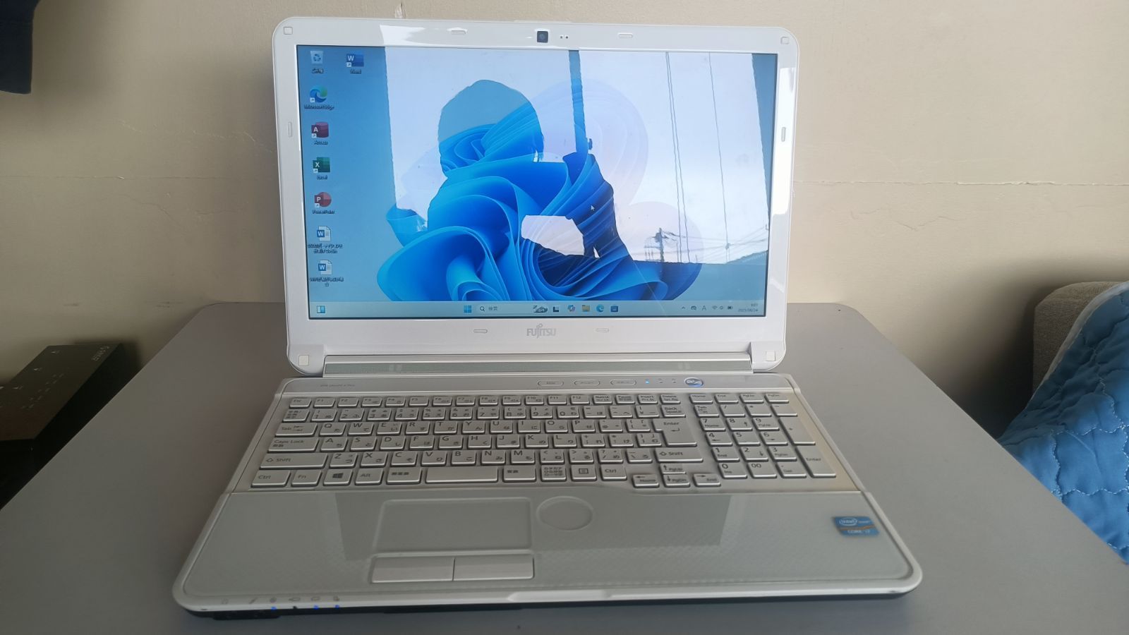 富士通㉔/ノートパソコン/Windows11/corei7/SSD/office 富士通ノート
