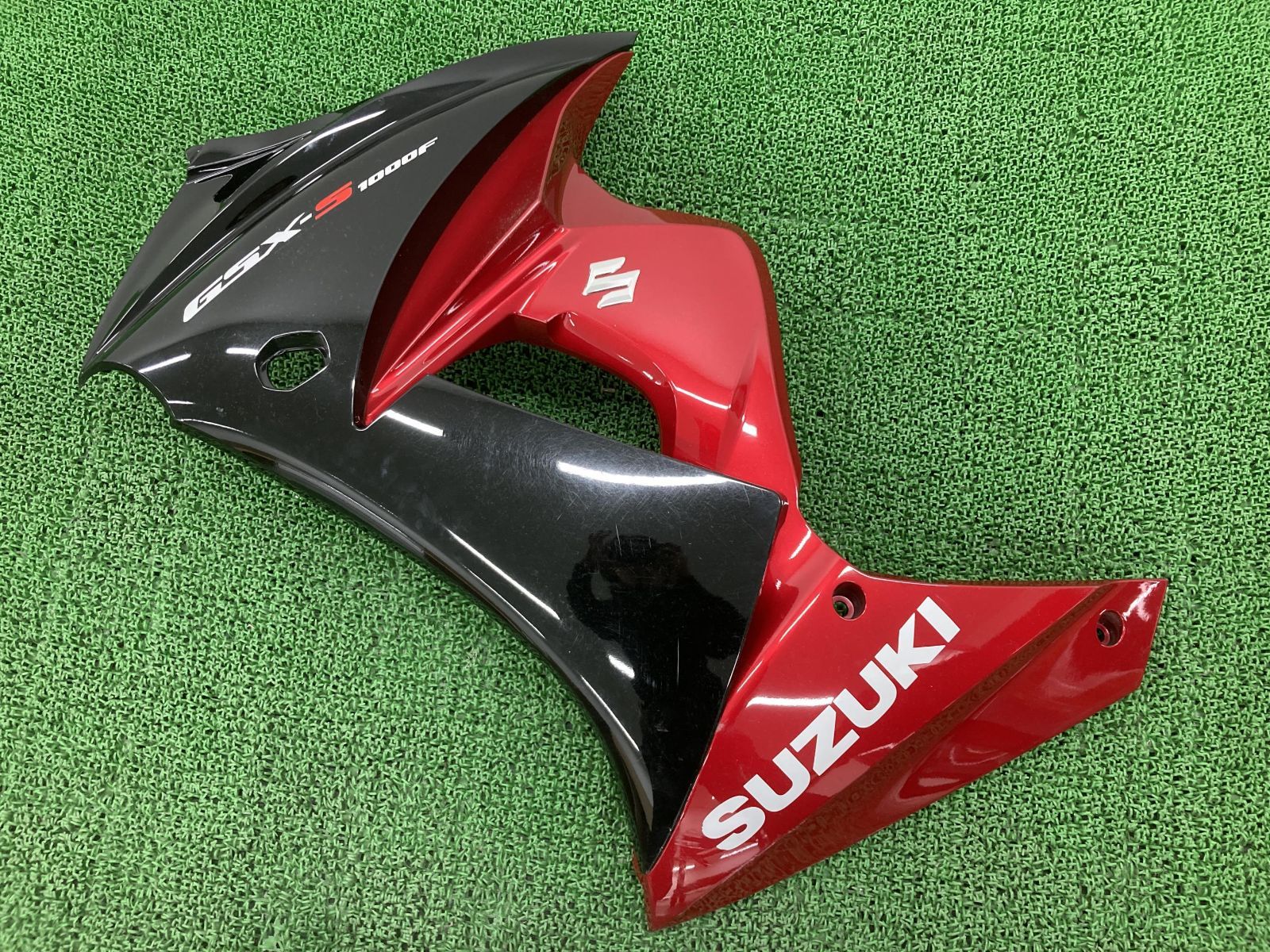 GSX-S1000F サイドカウル 左 黒/赤M 04K0 スズキ 純正 中古 バイク 部品 GT79A アンダーカウル ペイント素材に  カスタム素材に 品薄 - メルカリ