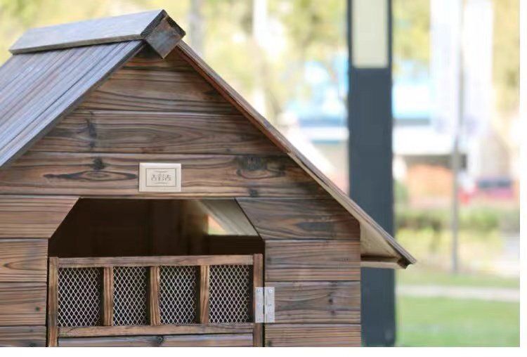 外飼い屋外ハウス お庭用 天然木木製 犬小屋 ペットハウス ドッグ 犬舎 三角屋根 脚付き 小型犬 中型犬 高床式設計 ♥ STEELWINDOWSANDDOORS_COM