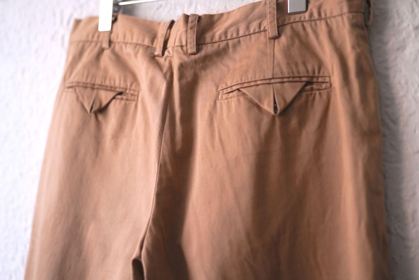 コットンチノツイルサスペンダーパンツ / Geoffrey.B.Small(ジェフリー