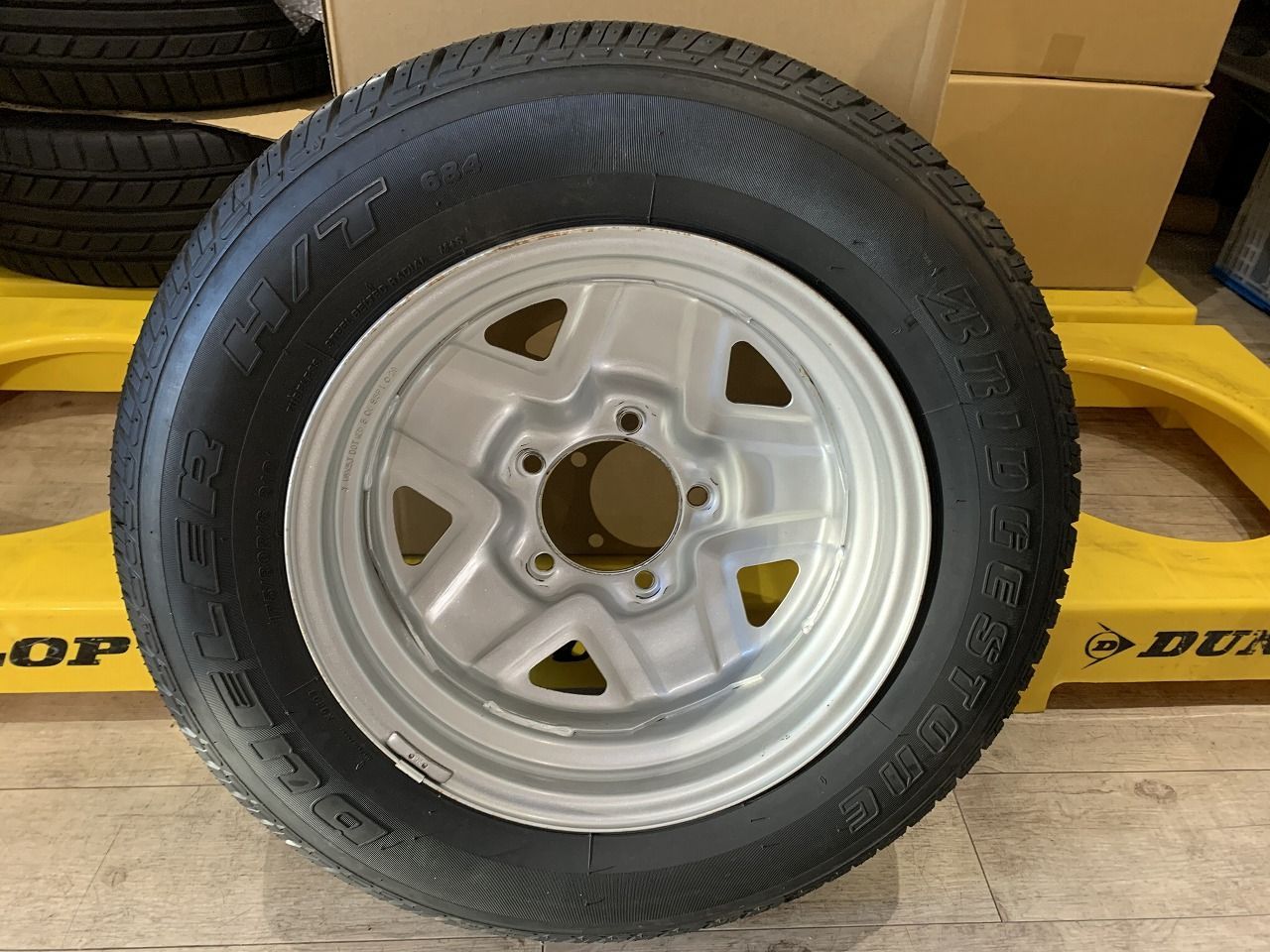 ジムニー純正タイヤBRIDGESTONE DUELER HIT 16インチ DUELER スズキ ジムニー(64系)用 185/85R16 105/103L