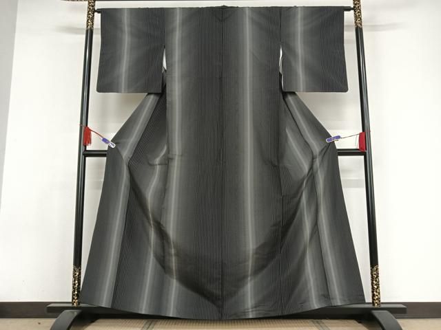 平和屋着物●本場縞大島紬　黒地　正絹　逸品　AAAW4277np 平和屋着物○本場縞大島紬 黒地 正絹 逸品 AAAW4277np - メルカリ