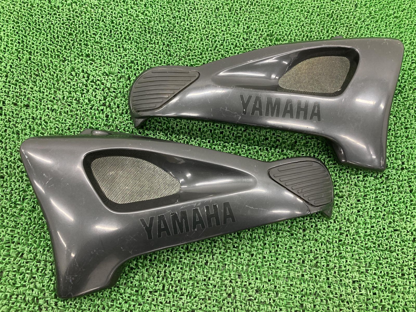 V-MAX ラジエターカバー 右 ヤマハ 純正 バイク 部品 VMAX1200 サイド