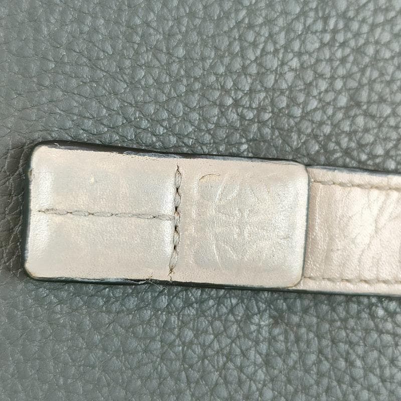 ロエベ バーティカルウォレット