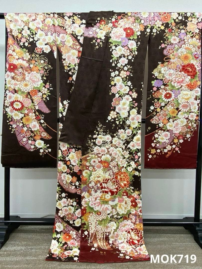 振袖 仮絵羽 舞台衣装 金彩 刺繍 紋意匠 正絹 未仕立て品 八掛付き 