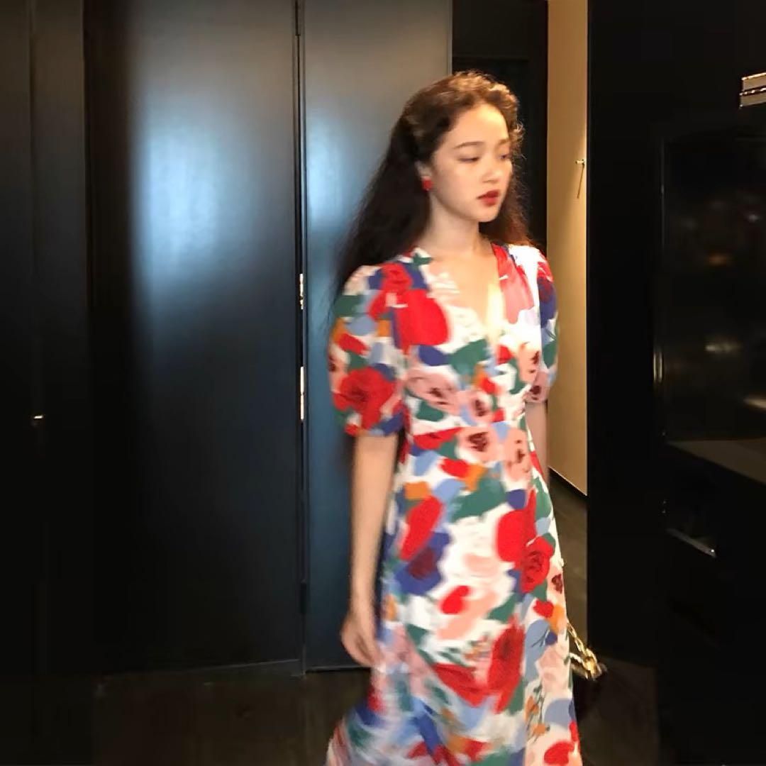 アーティスティック花柄♡ひざ丈ワンピース★結婚式・パーティーに最適★ アーティスティック花柄?ひざ丈ワンピース☆結婚式・パーティー