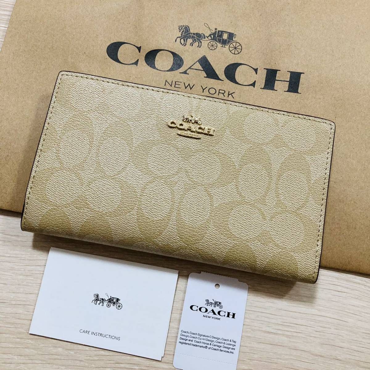 ☆ COACH コーチ 8714 長財布 ラグジュアリー シグネチャー スリム