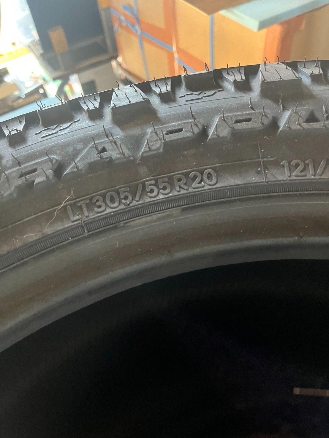 タイヤ2本セット