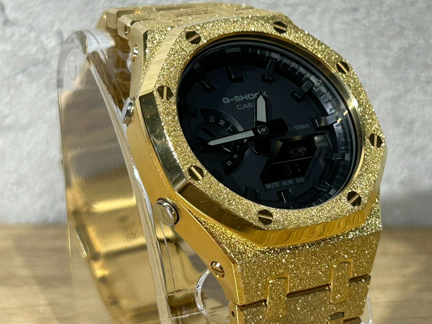 カシオ Gショック フロステッドゴールドメタル GA2100-1A1 - メルカリ