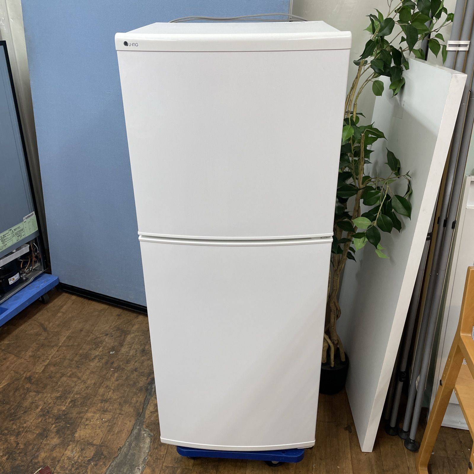 S217 ⭐ U-ING お買い得品♪ ユーイング 冷蔵庫 (140L) 16年製 ⭐ 動作