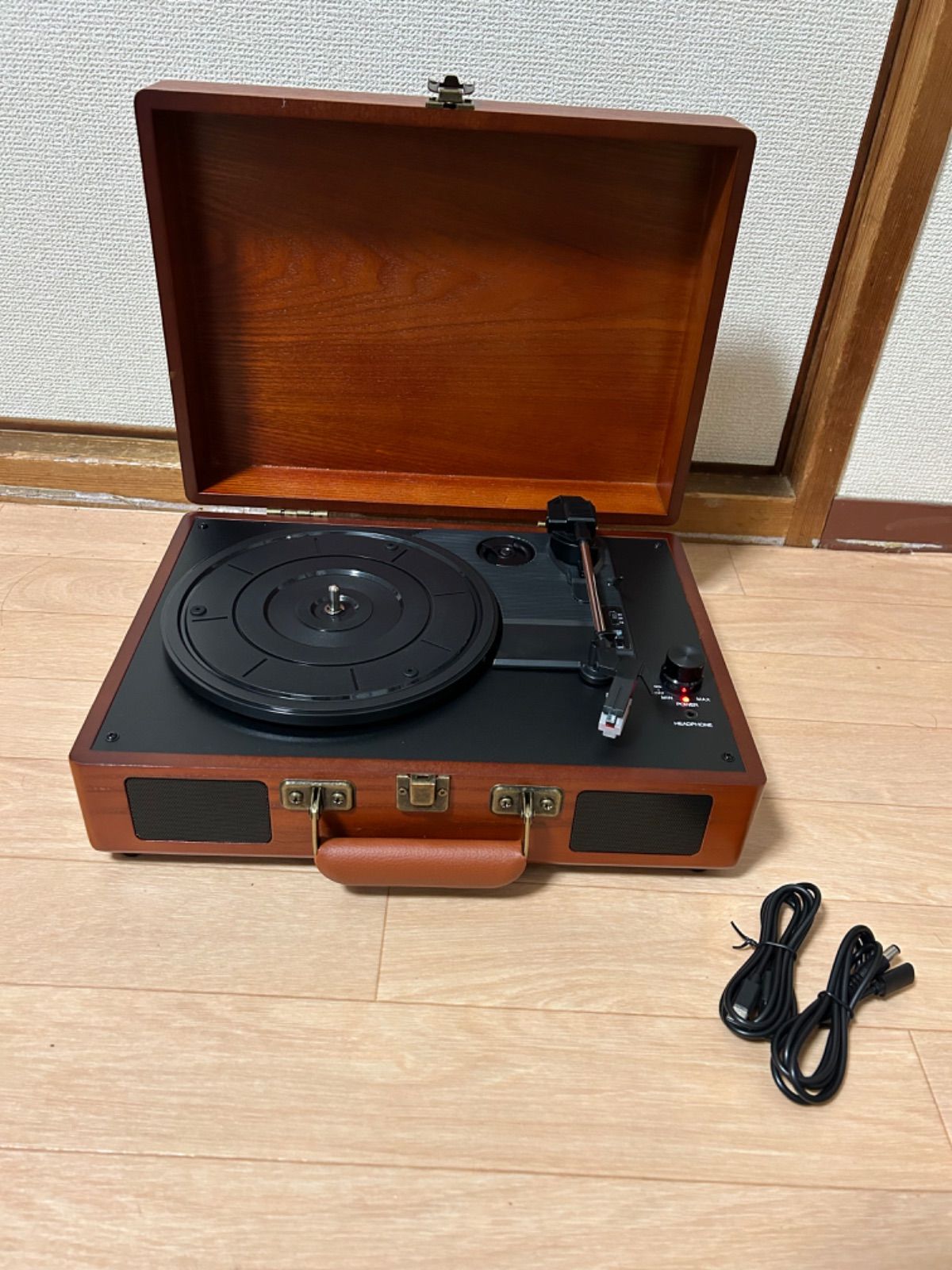 トランク型レコードプレーヤー