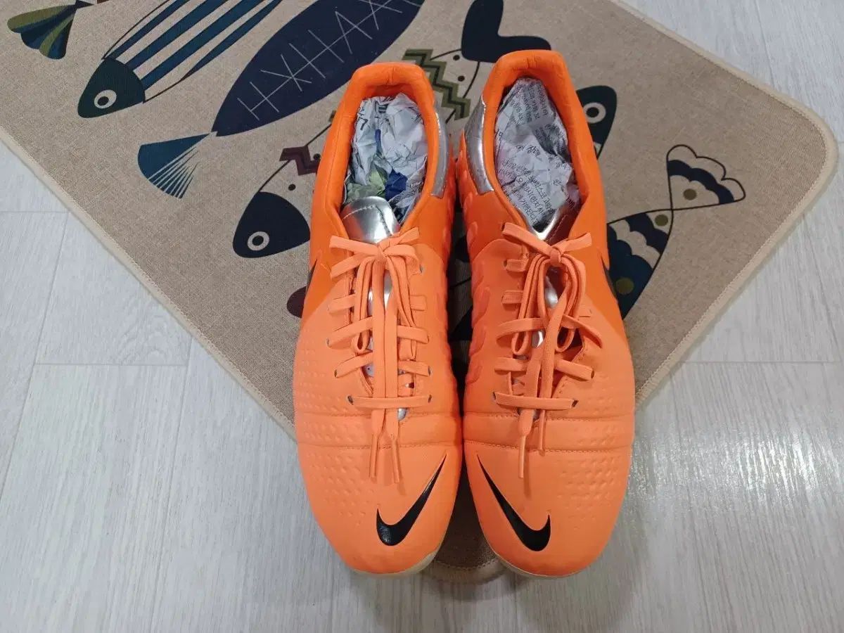 何でも揃う。 275 NIKE トレクアティスタ 3 サッカーシューズ フットサルシューズ