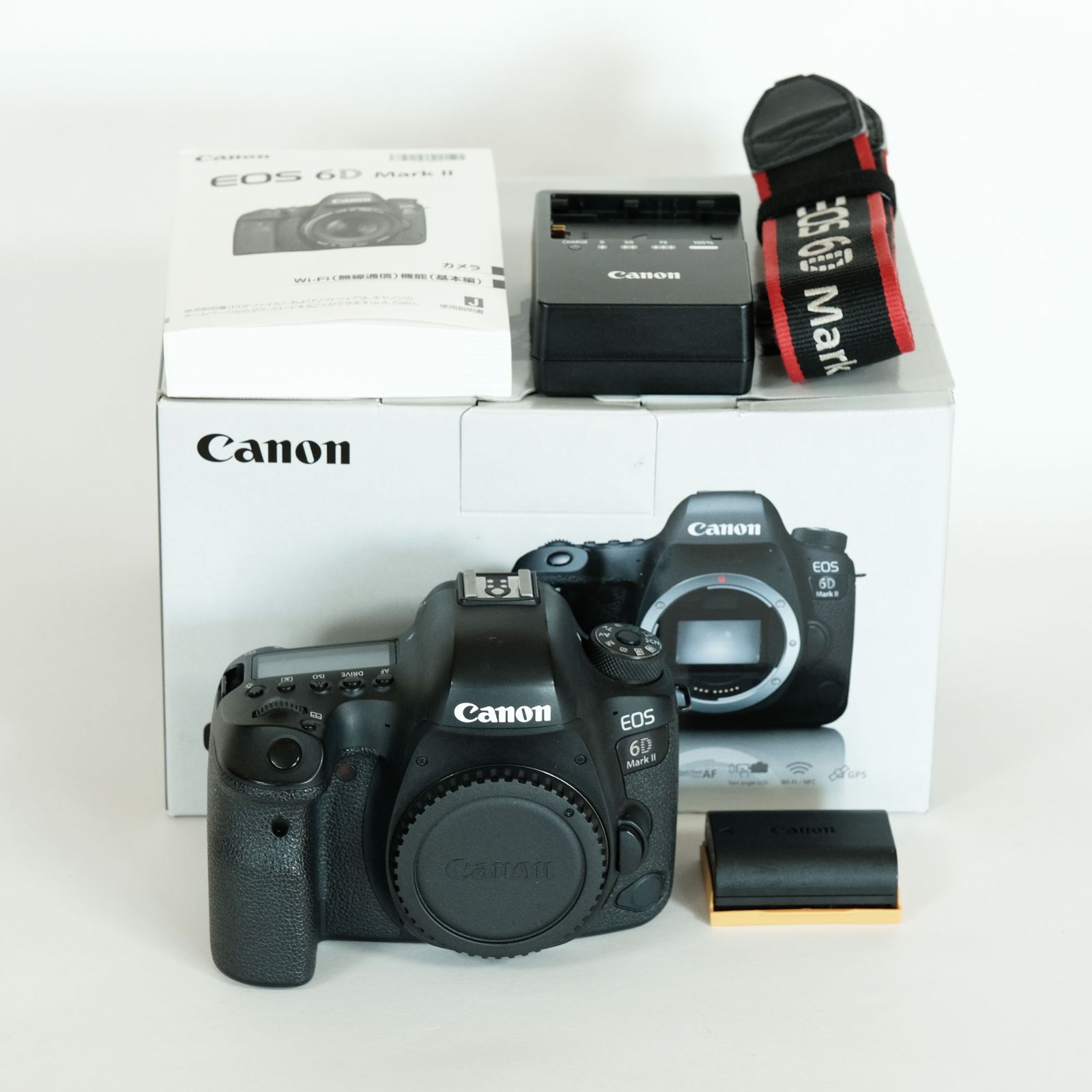 Canon EOS 6D Mark II 本体と付属品 Amazon.com : Canon EOS 6D Mark II DSLR Camera (Body Only