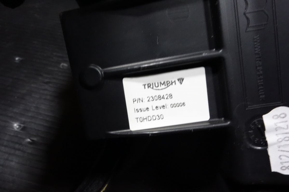 ストリートトリプル RS フロント メイン シート トライアンフ 純正 TRIUMPH STREET TRIPLE R20250203 BRIGHTFACE_UK