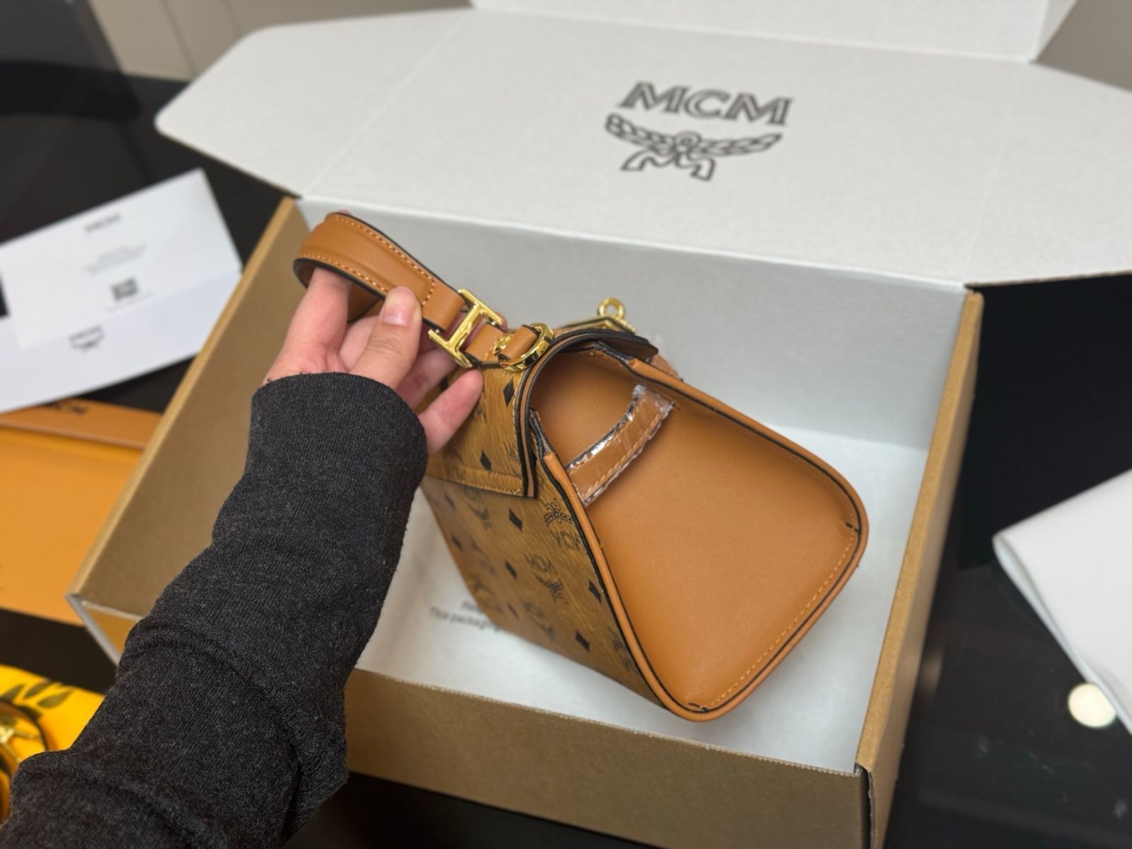 MCM ケーリーバッグ　ハンドバッグ 今日特価】MCM Kelly Bag・エムシーエム ケリー バッグ-WTO輸入2