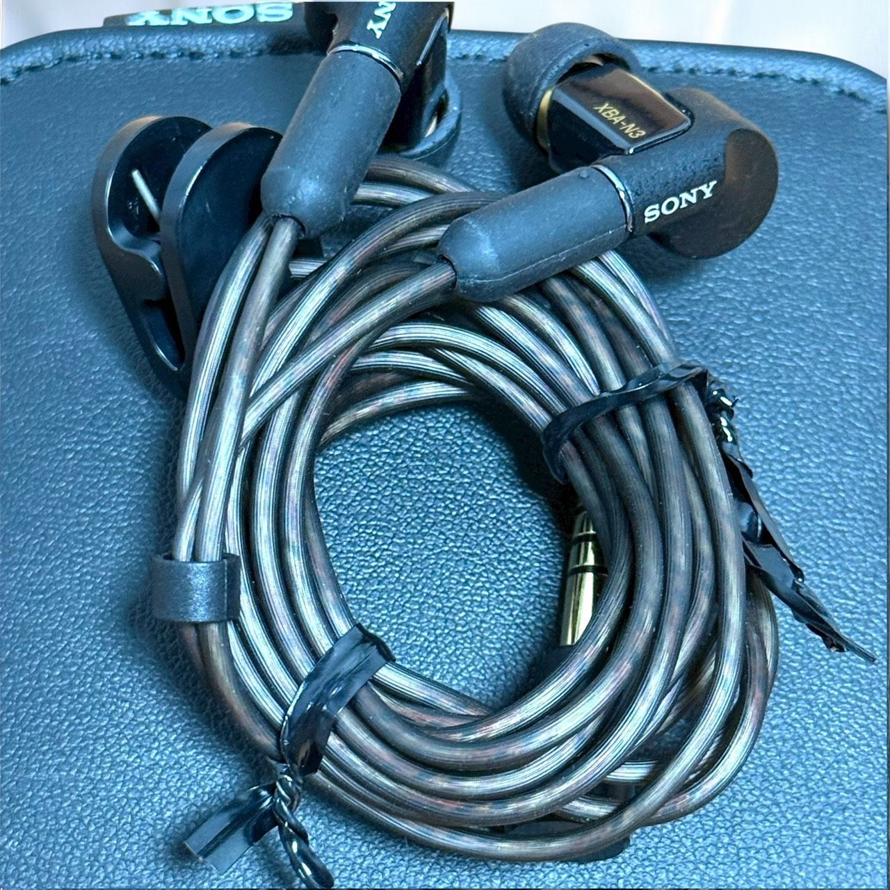 カナル型 イヤホン