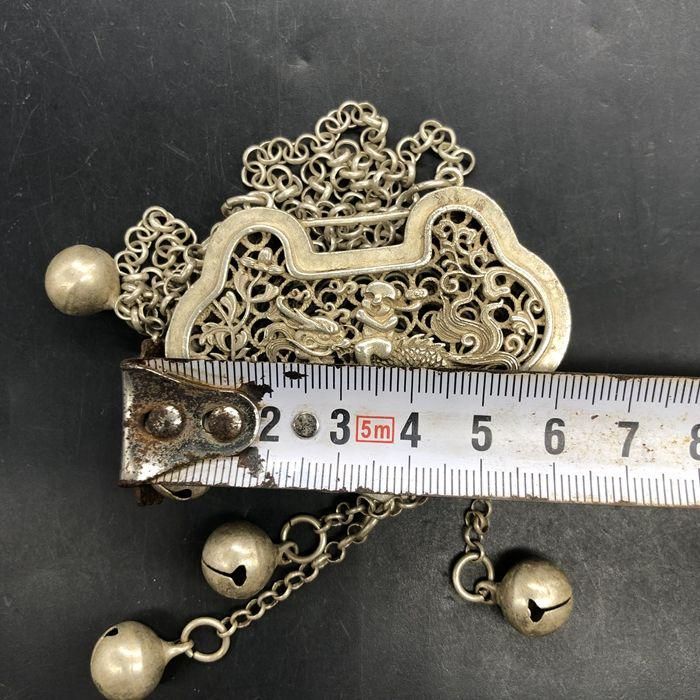銅細工 金麒麟銅皿 皿 装飾品 工芸品 美術品 置物 銅 細工 麒麟送子 長命富貴鎖 装飾品 工芸品 美術品 置物 - メルカリ