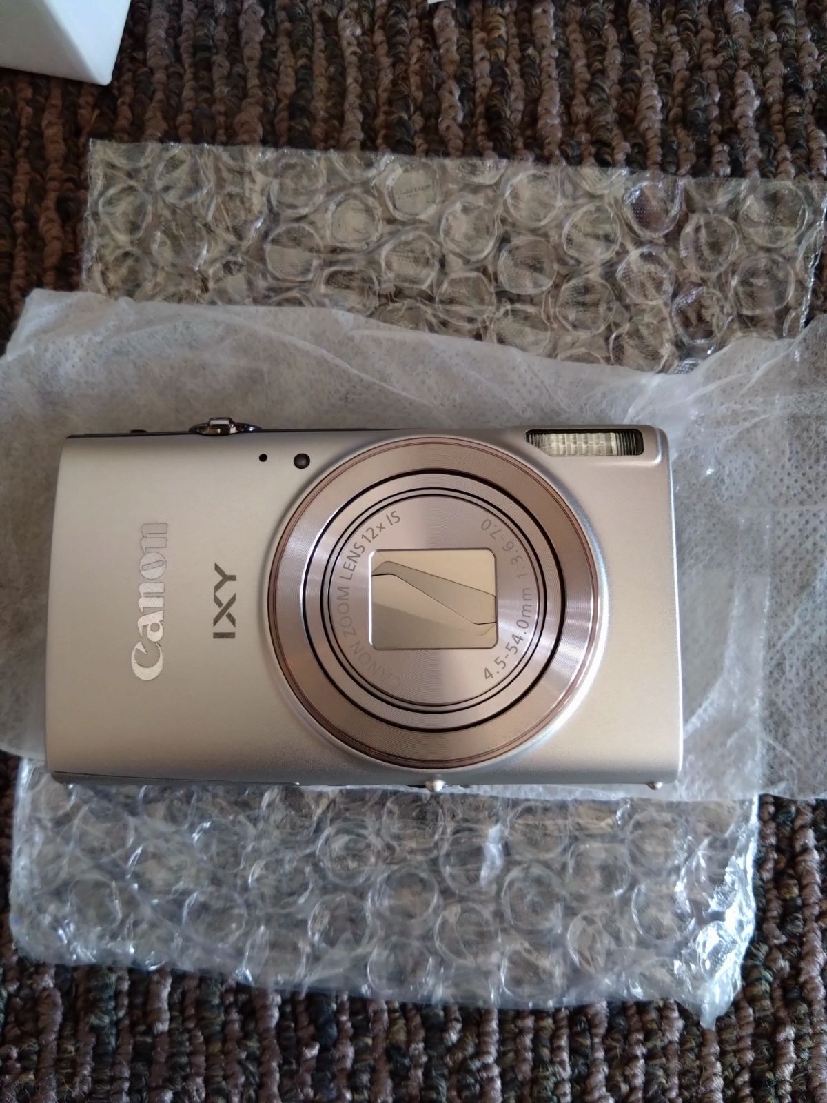 Canon コンパクトデジタルカメラ IXY 650 シルバー 光学12倍 Canon コンパクトデジタルカメラ IXY 650 シルバー 光学12倍