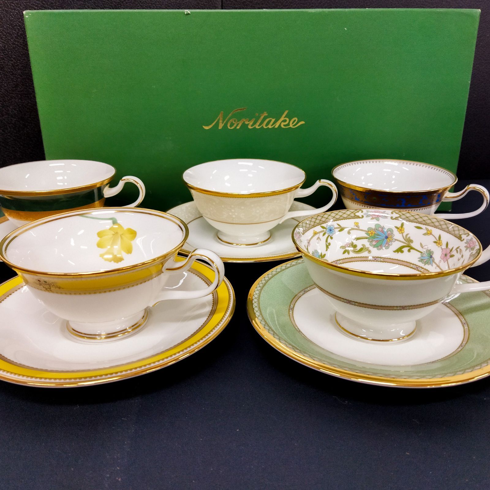 NORITAKE ノリタケ 食器 碗皿アソート 花柄 カップ＆ソーサーセット カップ4客 ソーサー3枚 ソーサー1枚欠品 - メルカリ