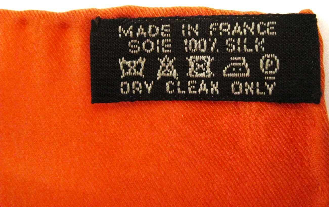 美品 フランス製 エルメスHERMESスカーフ シルク100%フェザーとフラワー 美品 フランス製 エルメスHERMESスカーフ シルク100%フェザーと