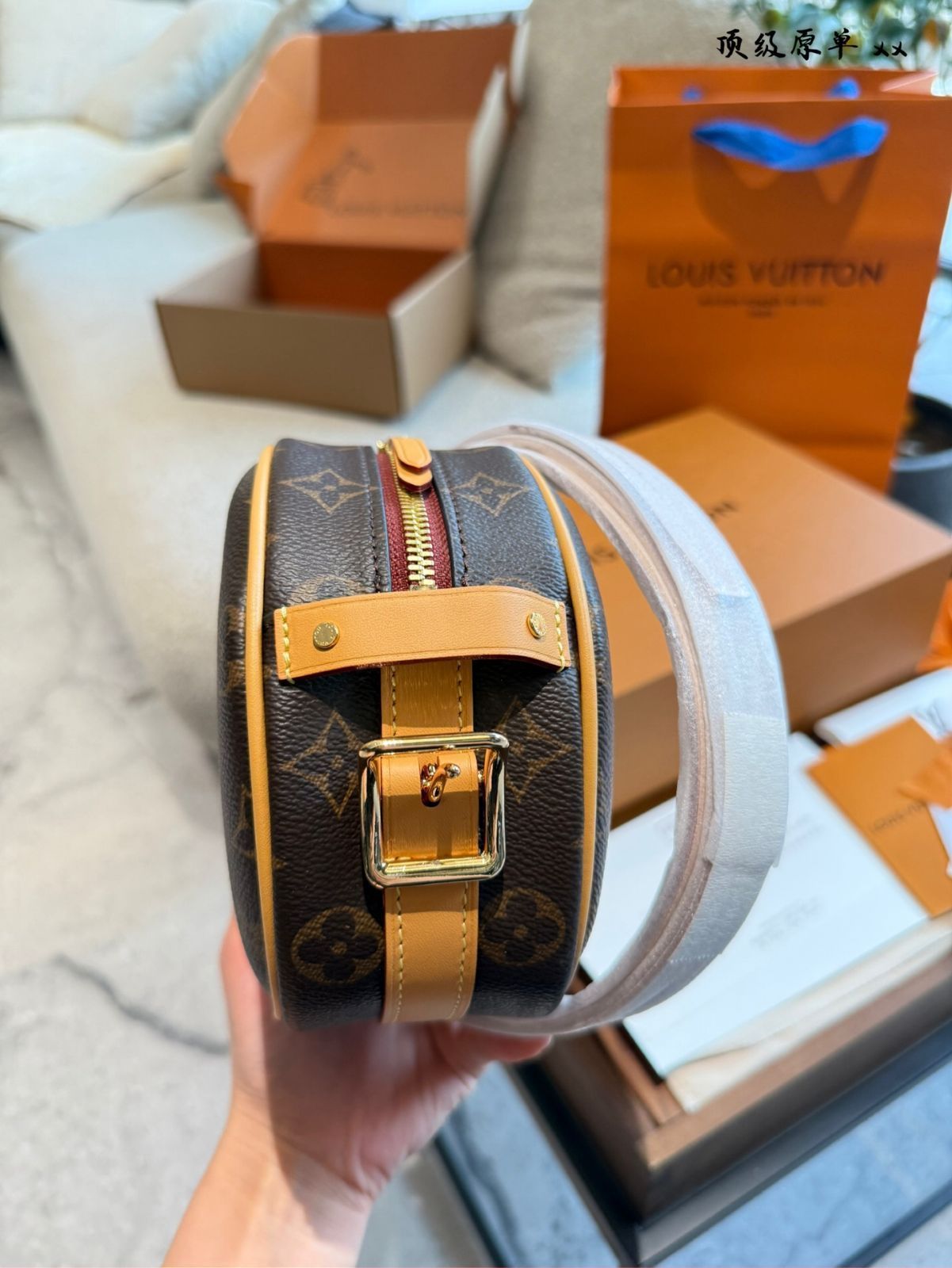 LOUIS VUITTON ボアット・シャポー・スープル MM 小円形バッグ