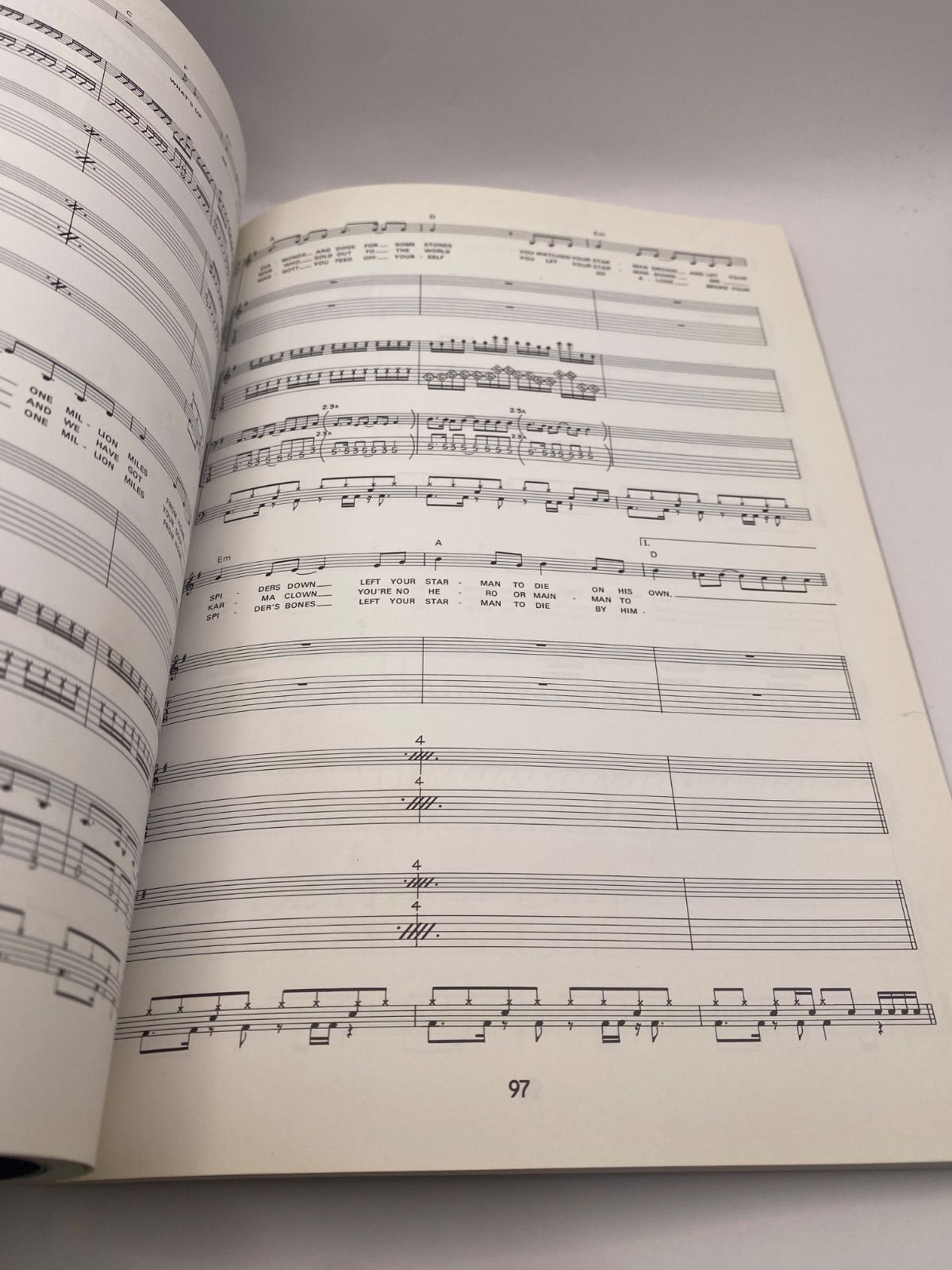 ヂルチ zilch  3・2・1  ヒデ　hide 楽譜　スコア　新品　エックス Amazon.co.jp: ヂルチ zilch 3・2・1 ヒデ hide 楽譜 スコア