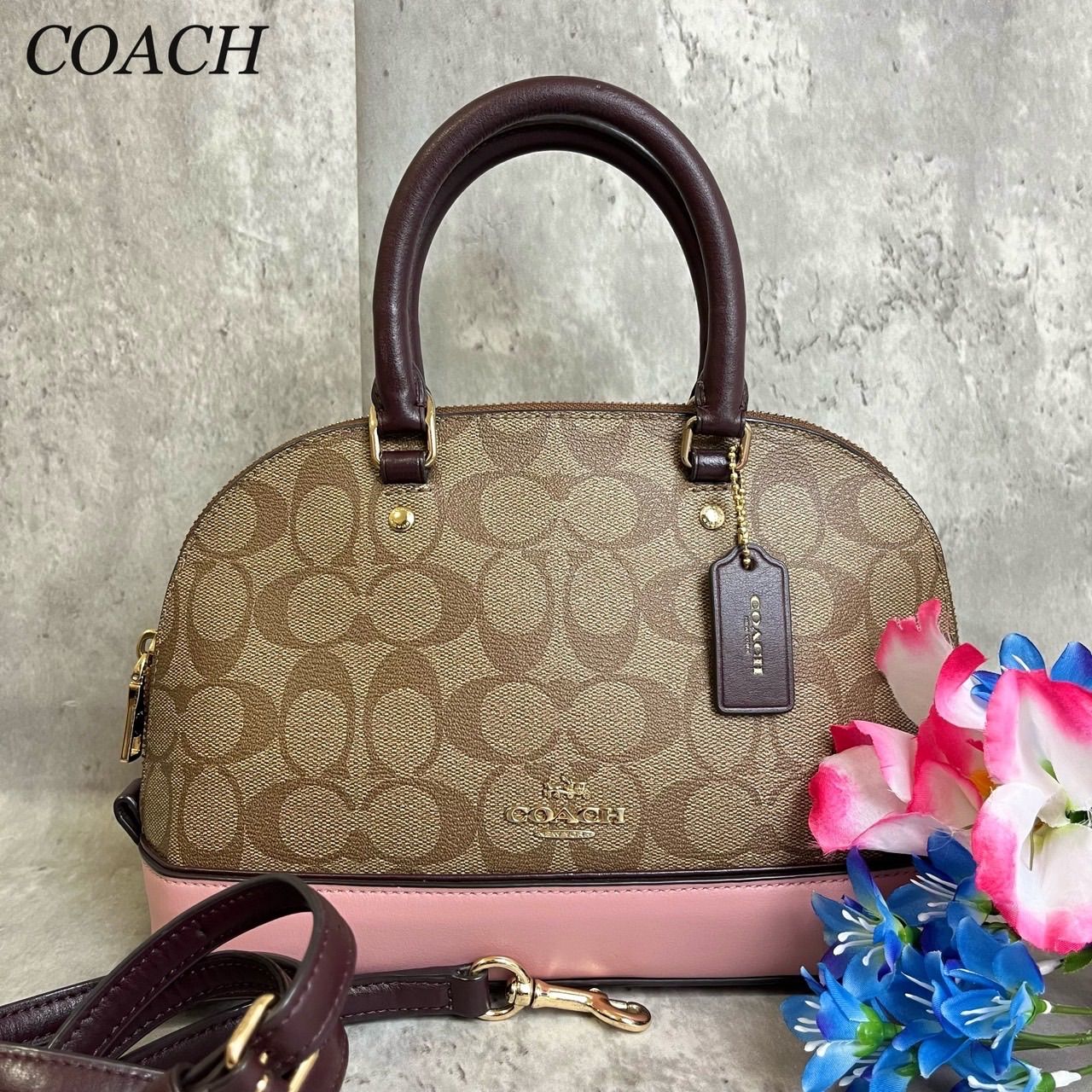 ✨極美品✨ COACH コーチ 2way ショルダーバッグ トートバッグ ドーム型 シグネチャー バイカラー 総柄 馬車金具 チャーム ゴールド金具  ロゴ型押し PVCレザー 肩掛け レディース ベージュ 肌色 ブラウン 茶色 - メルカリ