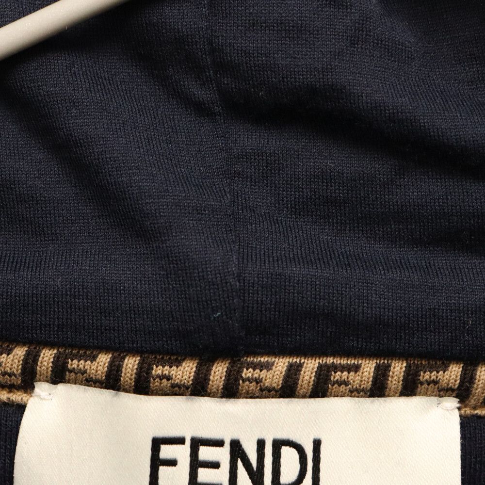 FENDI パーカー　ショート丈　ネイビー FENDI パーカーショート丈ネイビー