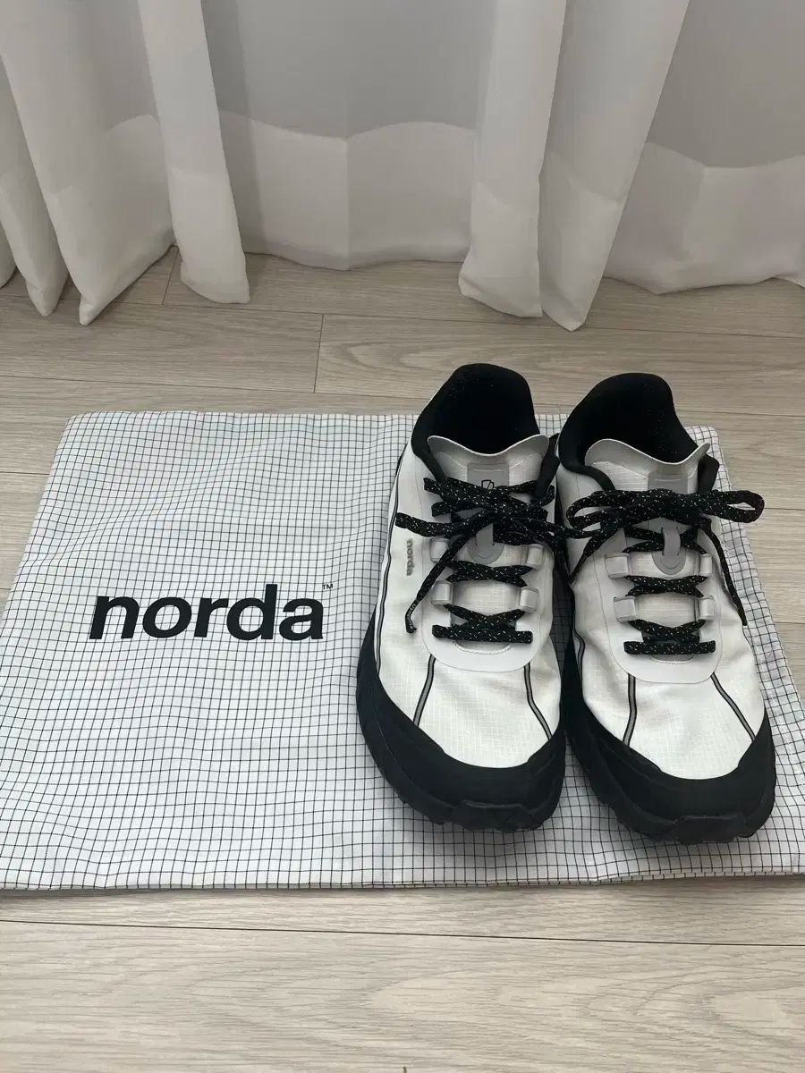 野田 002 アルパイン ホワイト norda 275