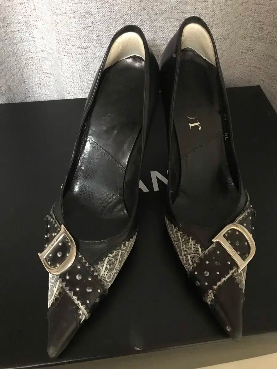 ディオールシューズ 本物の dior ギフト メッセージ