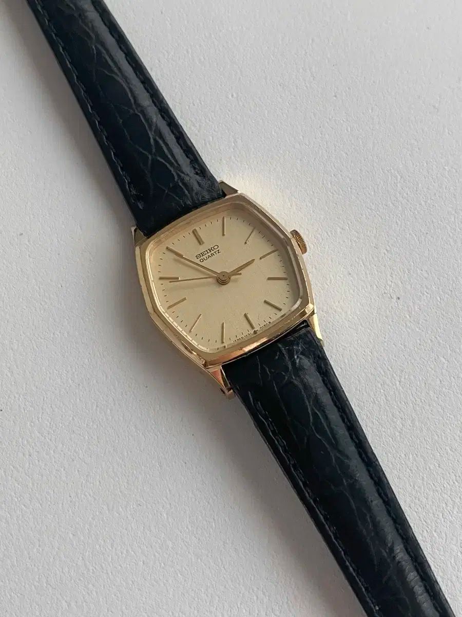 SEIKO セイコー クオーツ GOLD レディース