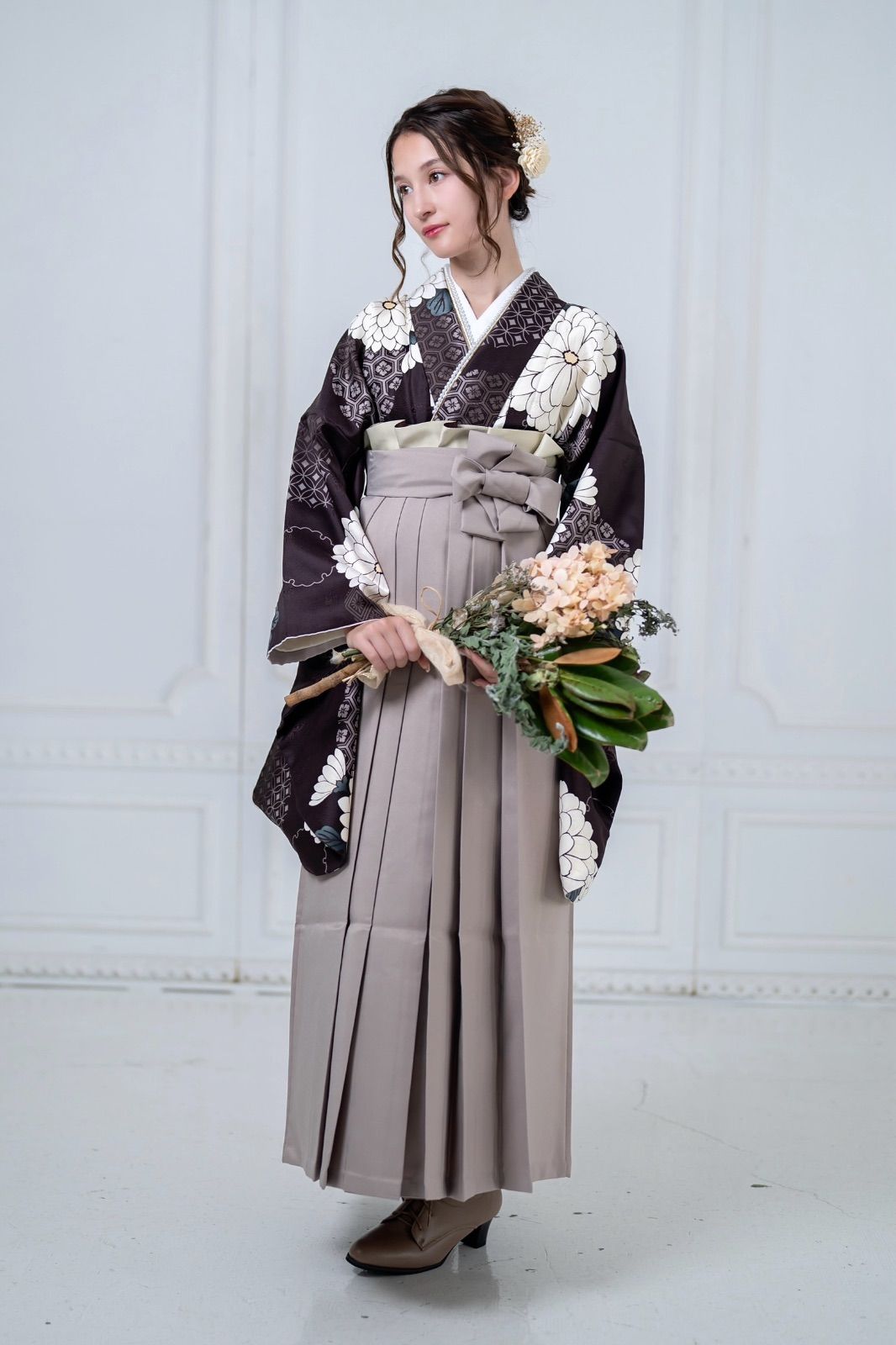 着物ジェンヌ 卒業式袴3点セット 菊 ブラウン 二尺袖 レディース袴 モカ ベージュ 大学生 小学生 袴 袴セット 着物