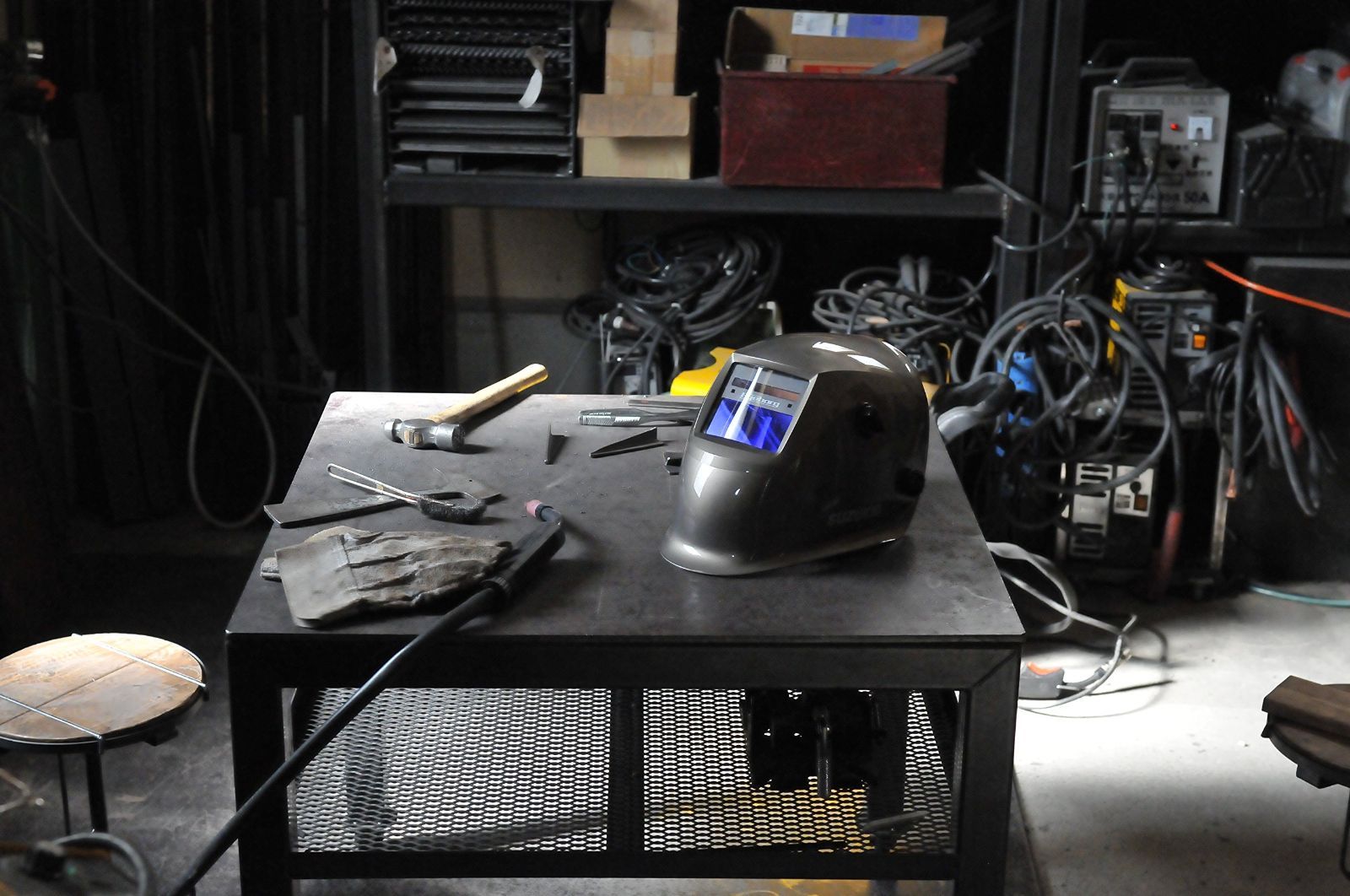 SUZUKID 液晶式自動遮光溶接面