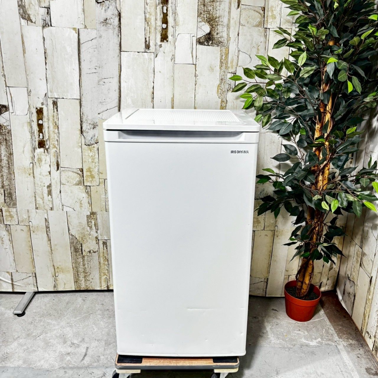 IUSD-6B-W ノンフロン冷凍庫