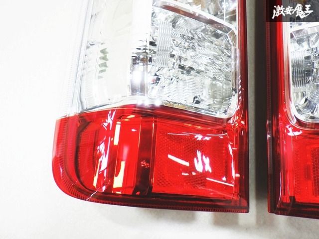 現行 美品 新車外し】トヨタ純正 200系 200 ハイエース 4型 5型