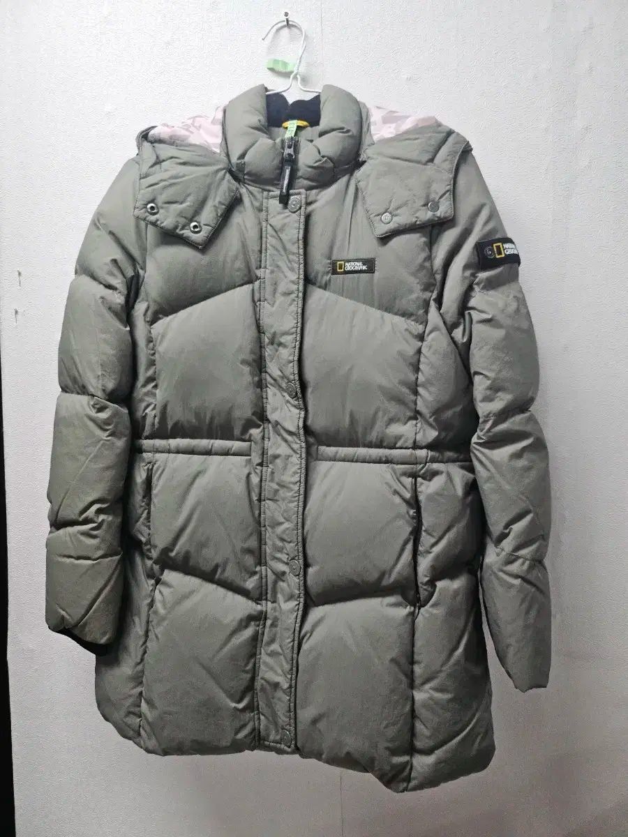 ナショナルジオグラフィック キッズ カーキフーディー グースダウン ダウン 150 洗濯済
